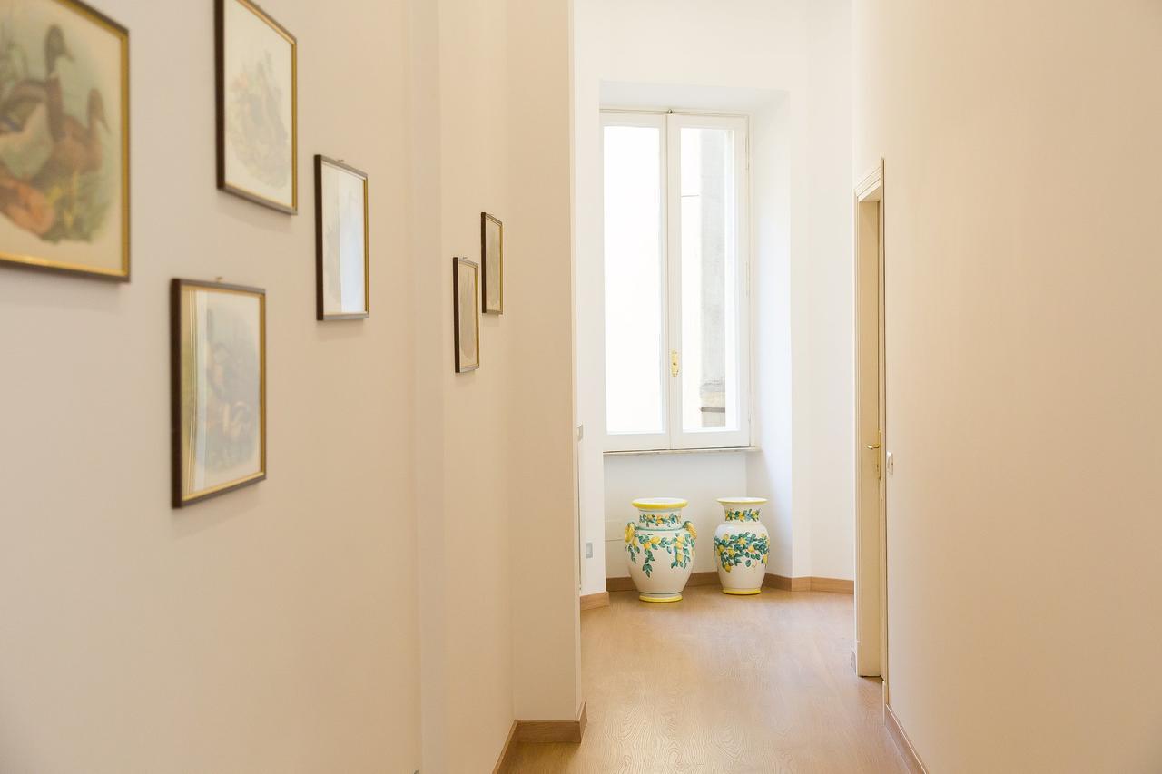 Prestigious Apartment Via Barberini Рим Екстериор снимка