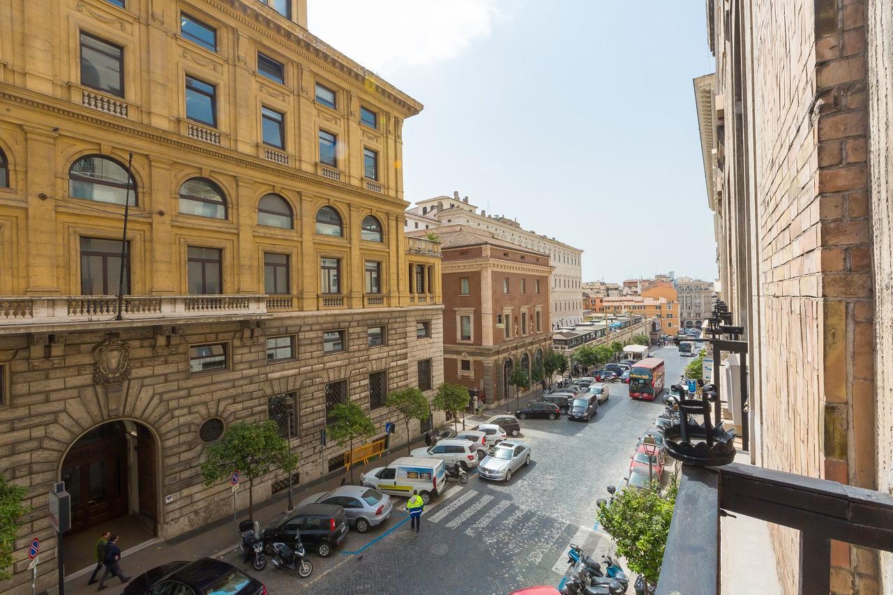 Prestigious Apartment Via Barberini Рим Екстериор снимка