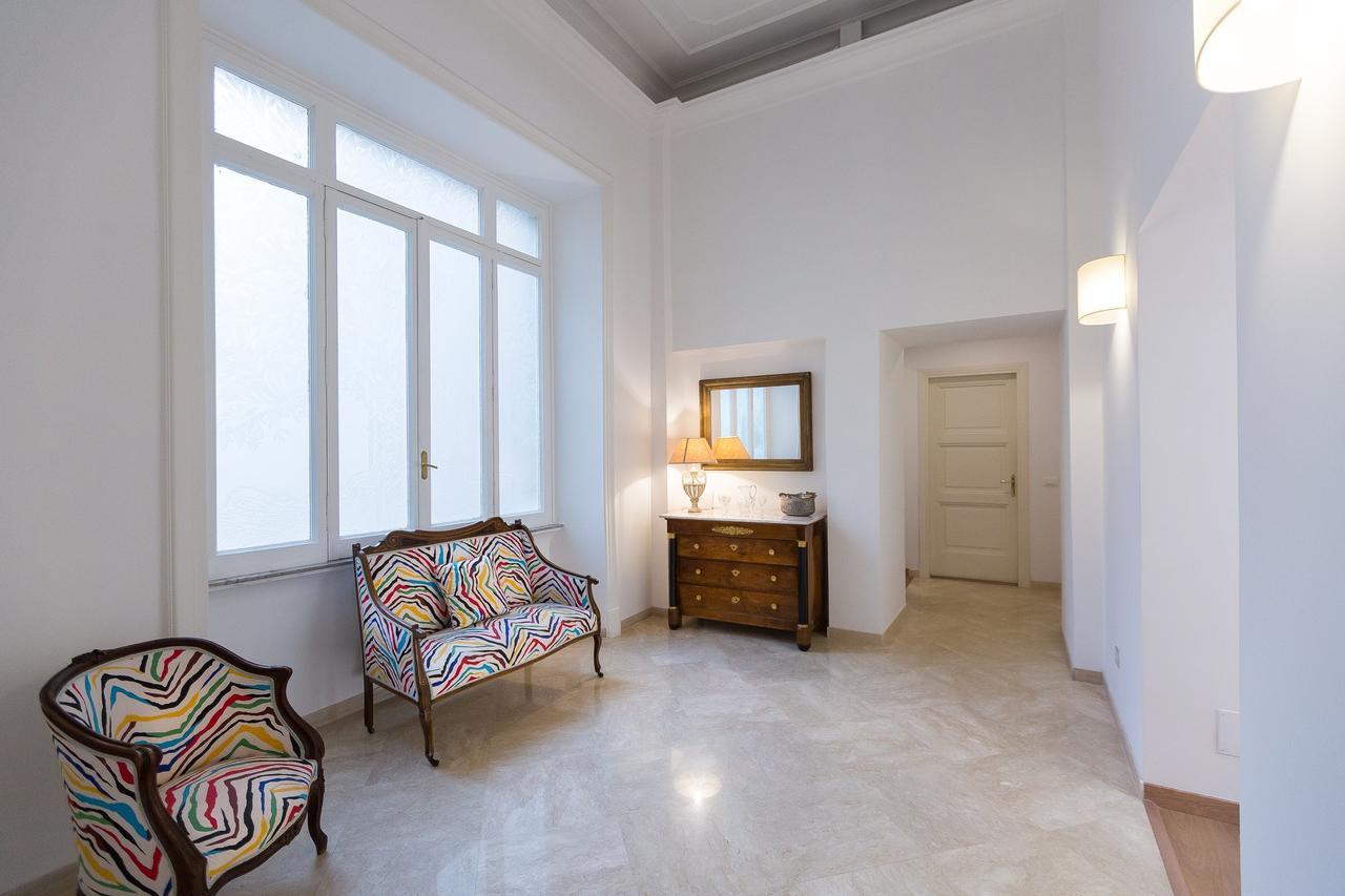Prestigious Apartment Via Barberini Рим Екстериор снимка
